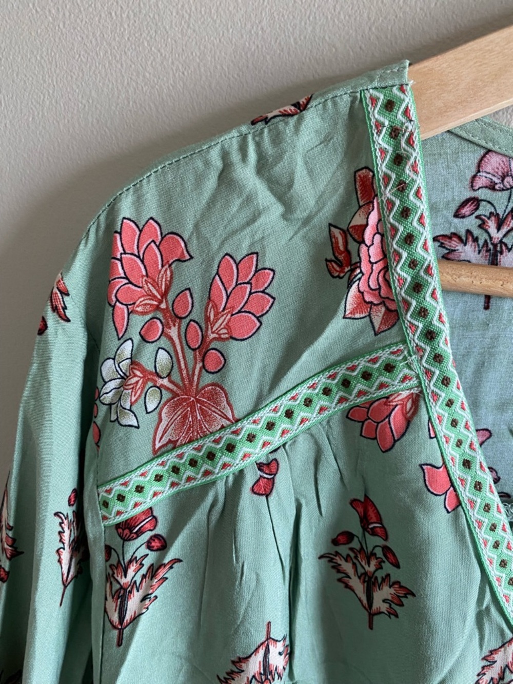 Suzanne Betro Mint Floral V-Neck Boho Tunic - Picture 5 of 11